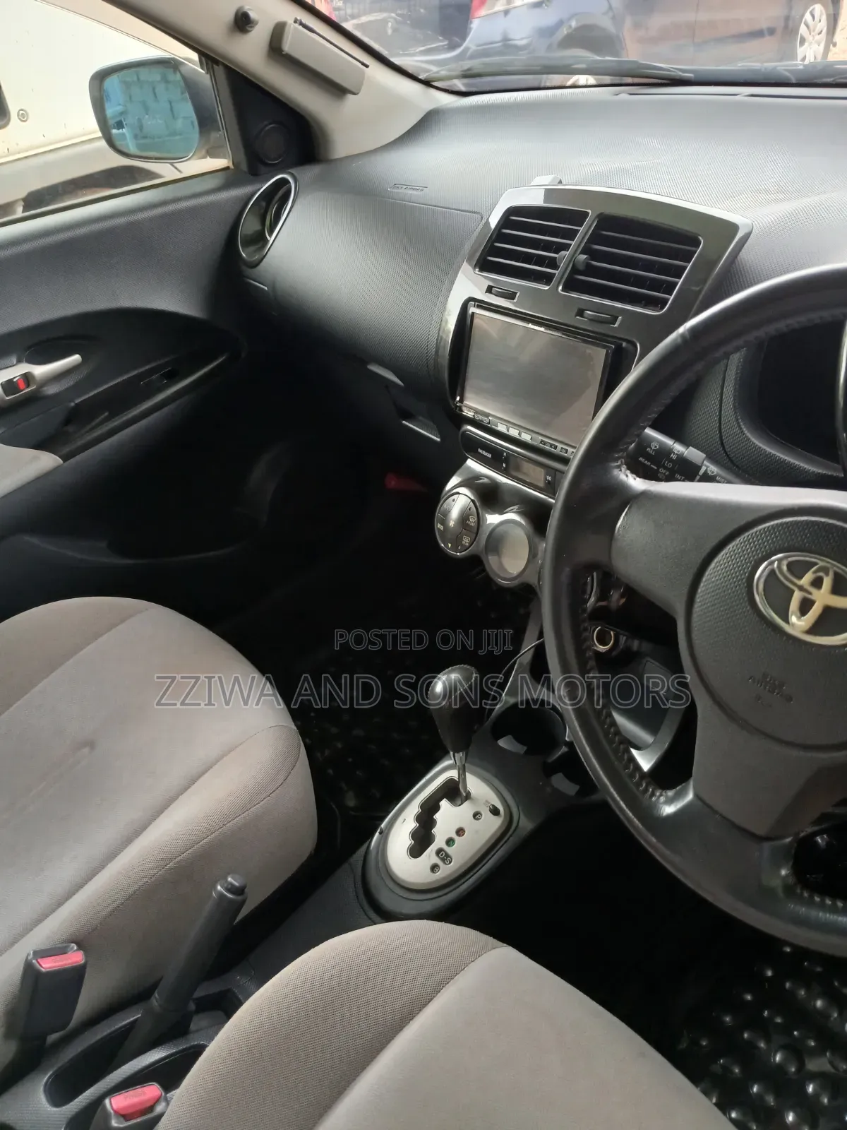 Toyota IST 2008 White
