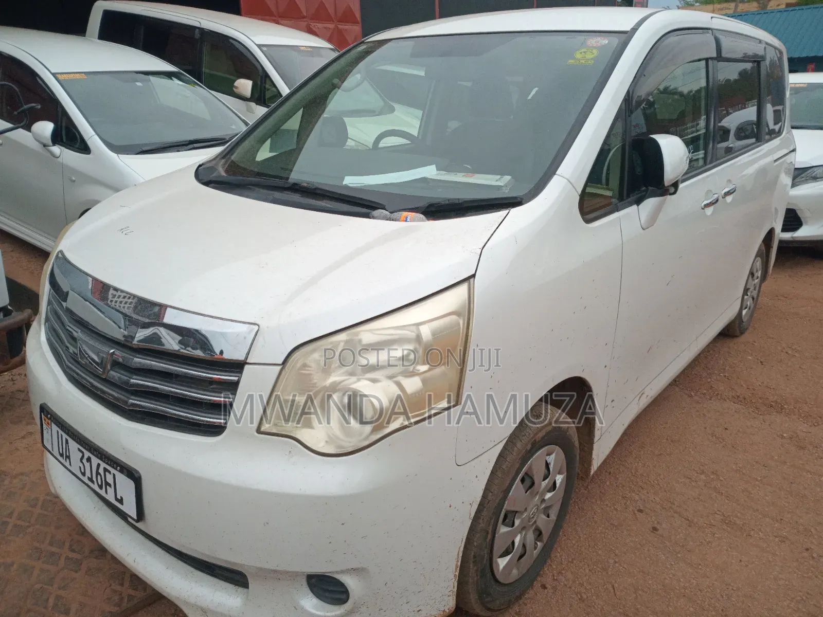 Toyota Noah 2011 White