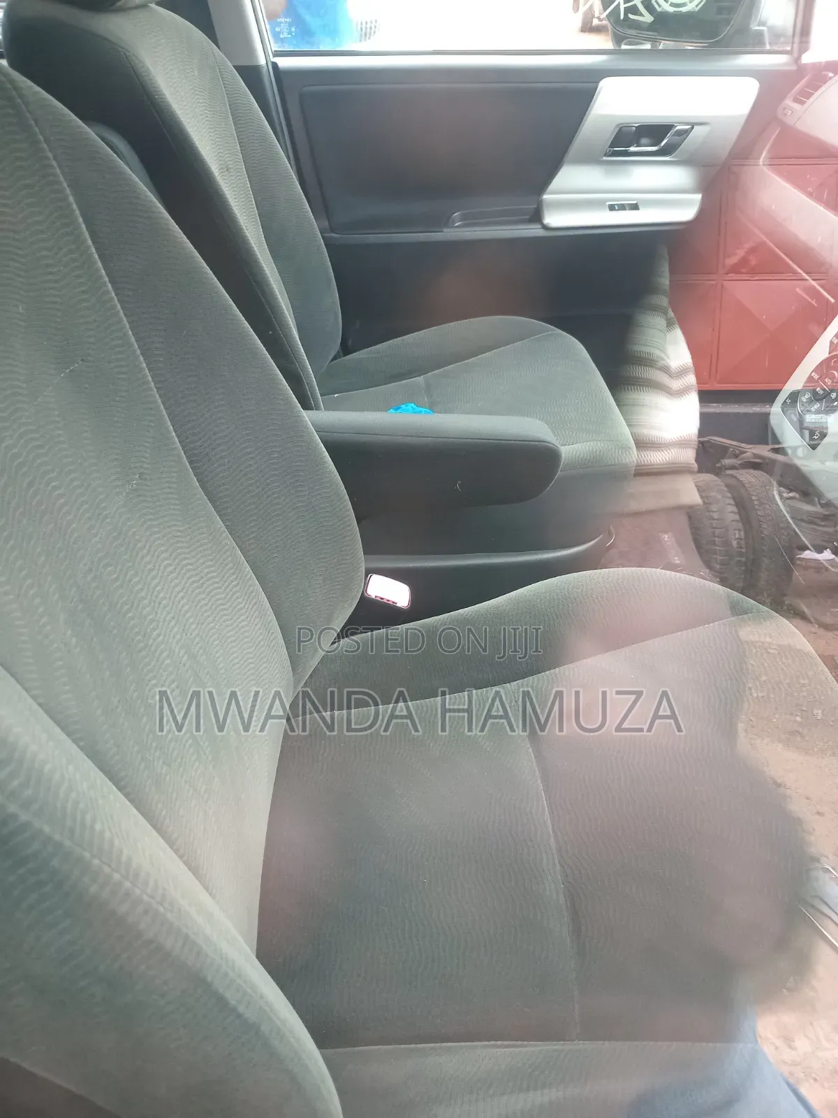 Toyota Noah 2011 White