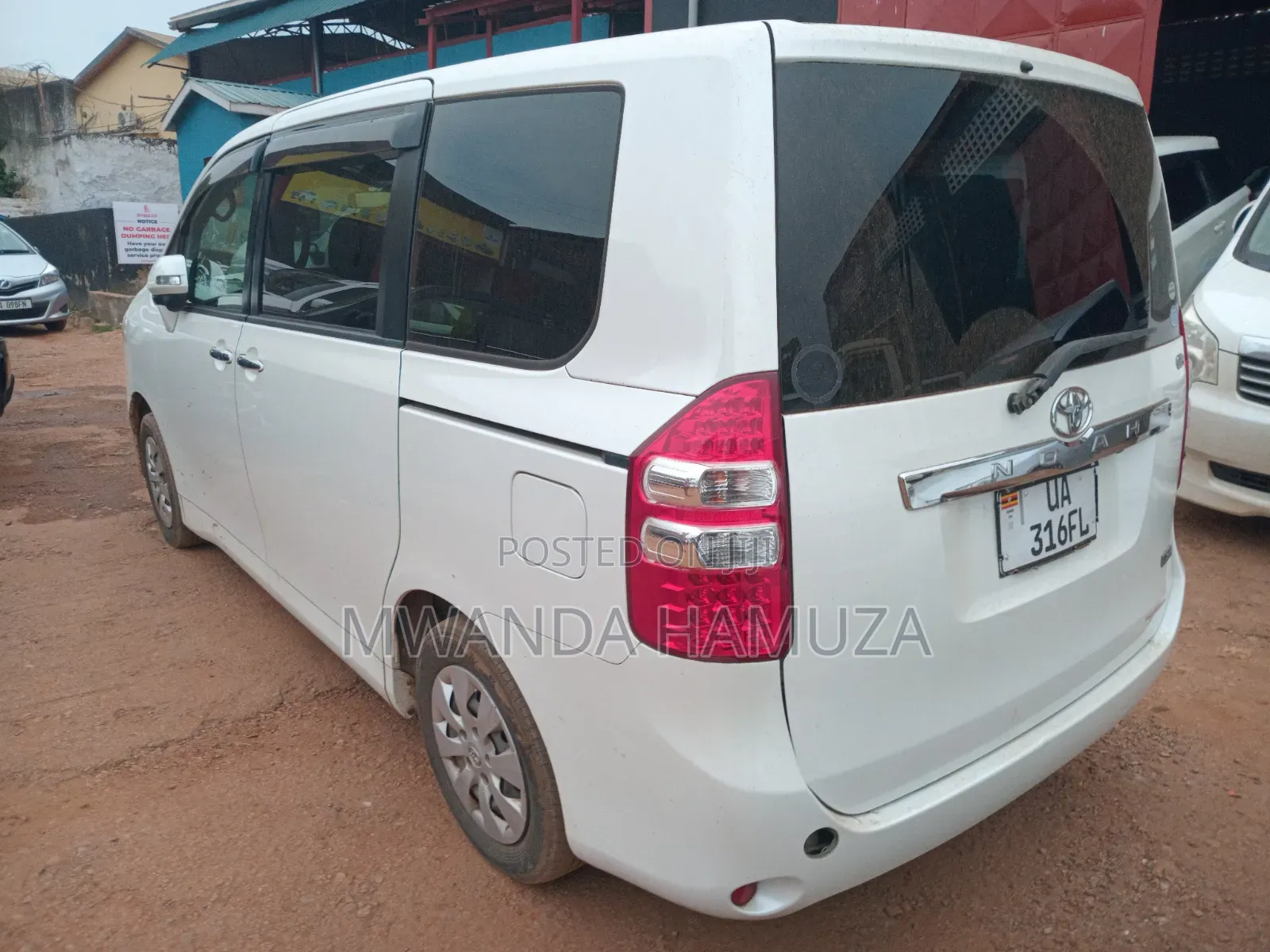 Toyota Noah 2011 White
