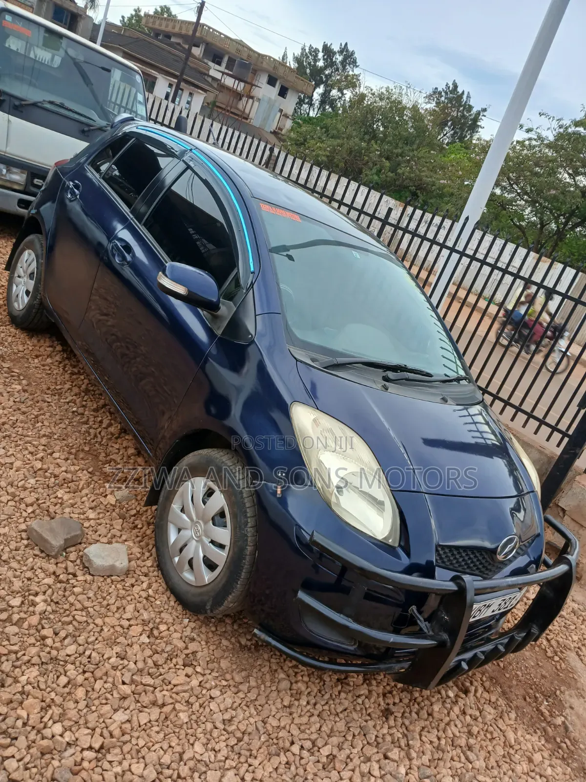 Toyota Vitz 1.3 AWD 5dr 2009 Blue