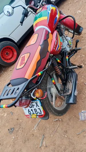 Bajaj Boxer 125 2023 Red