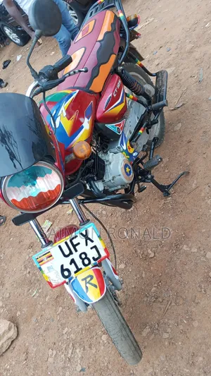 Bajaj Boxer 125 2023 Red