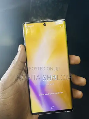 Fujitsu Arrows We F-51B 64 GB Gold