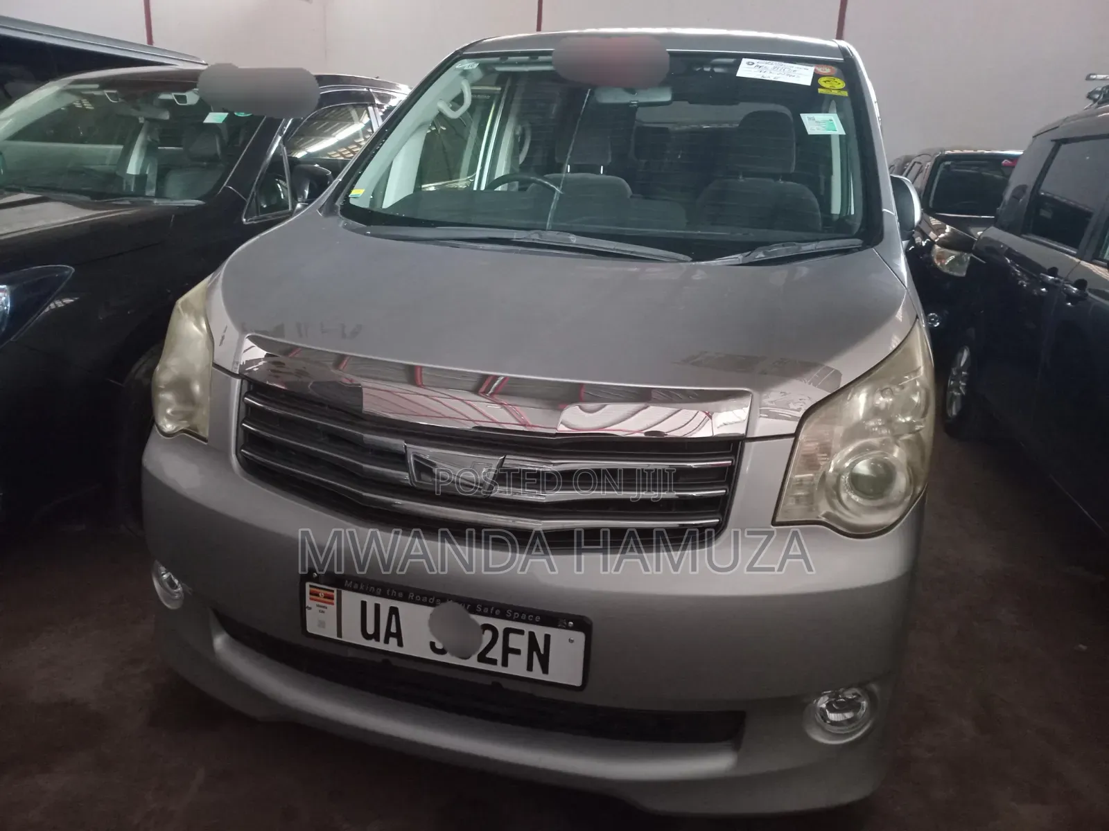 Toyota Noah 2012 Silver