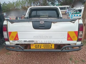 Nissan Hardbody 2012 White
