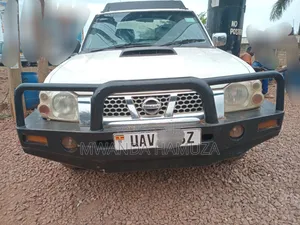 Nissan Hardbody 2012 White