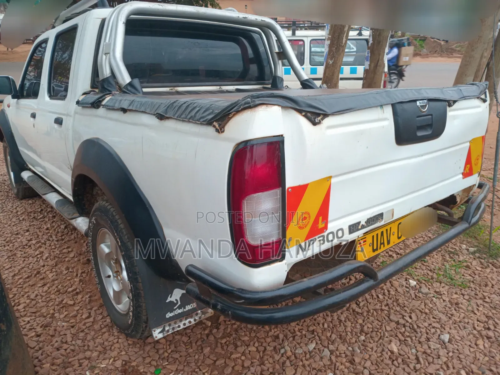 Nissan Hardbody 2012 White