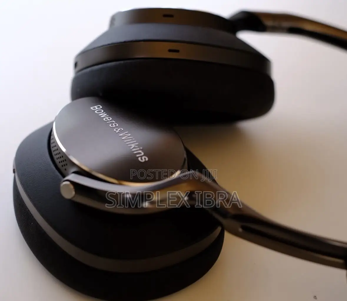 Bowers and Wilkins Px8