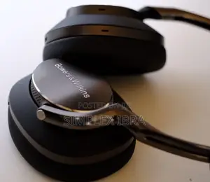 Bowers and Wilkins Px8