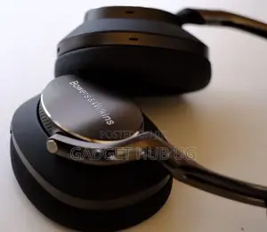 Bowers and Wilkins Px8