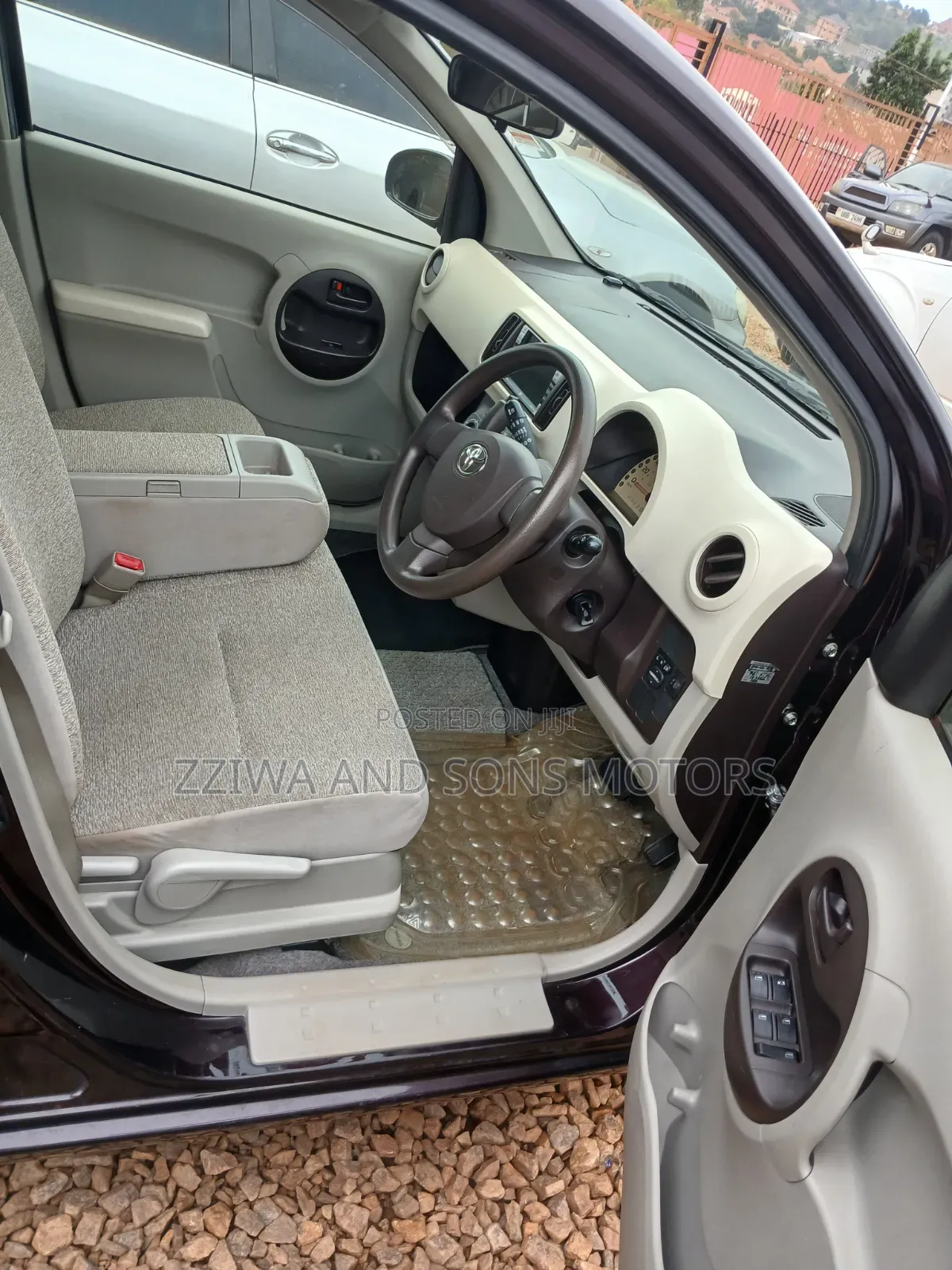 Toyota Passo 1.0 AWD 2013 Black