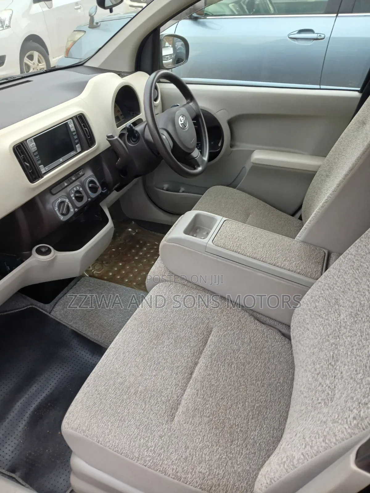 Toyota Passo 1.0 AWD 2013 Black