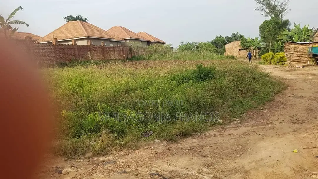 100*69 in Bulamu Mpigi Urgent Sale