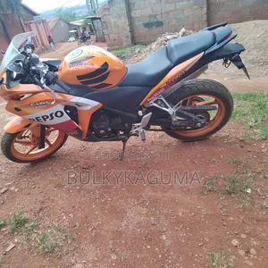 Honda CBR 2015 Orange