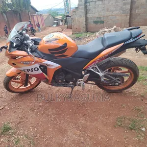Honda CBR 2015 Orange