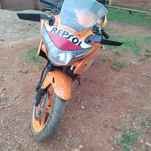 Honda CBR 2015 Orange