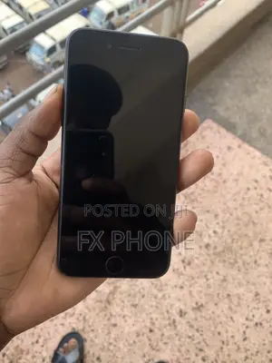 Apple iPhone 7 32 GB Black