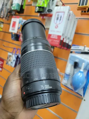 Canon Lense EF 75-300mm F/4-5.6 III