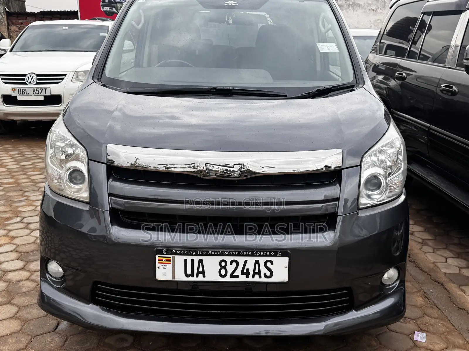 Toyota Noah 2009 Gray