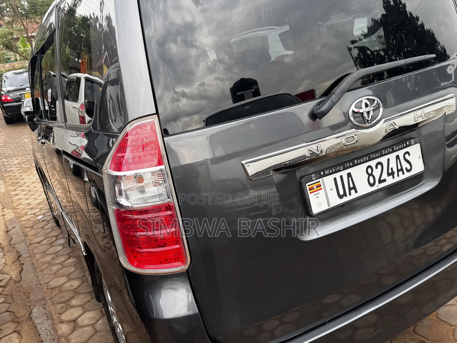 Toyota Noah 2009 Gray