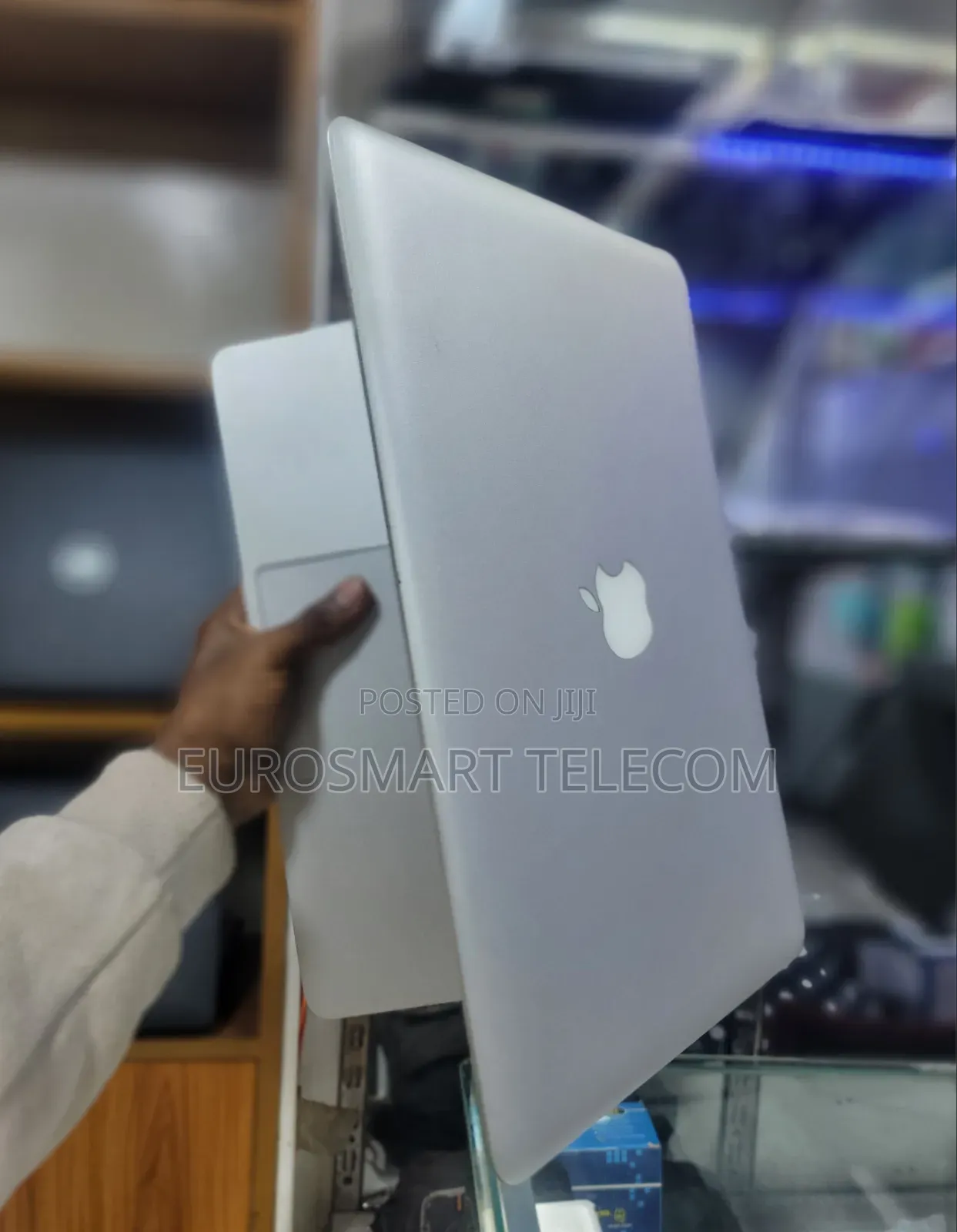 New Laptop Apple MacBook 2012 8GB HDD+SSD 500GB