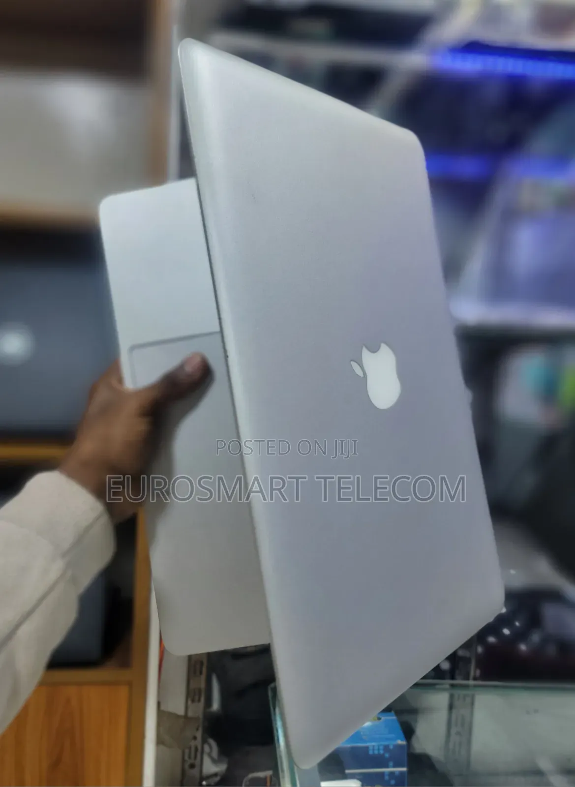New Laptop Apple MacBook 2012 8GB HDD+SSD 500GB