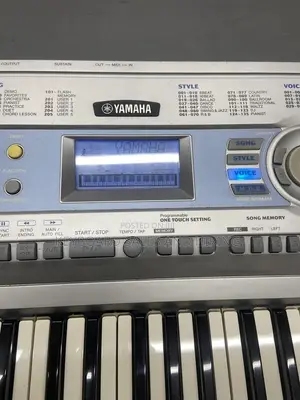 Yamaha DGX 200 *76 Keys