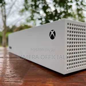 UK Used Xbox Series S Console Bundle – Cheapest Price. With Free Games