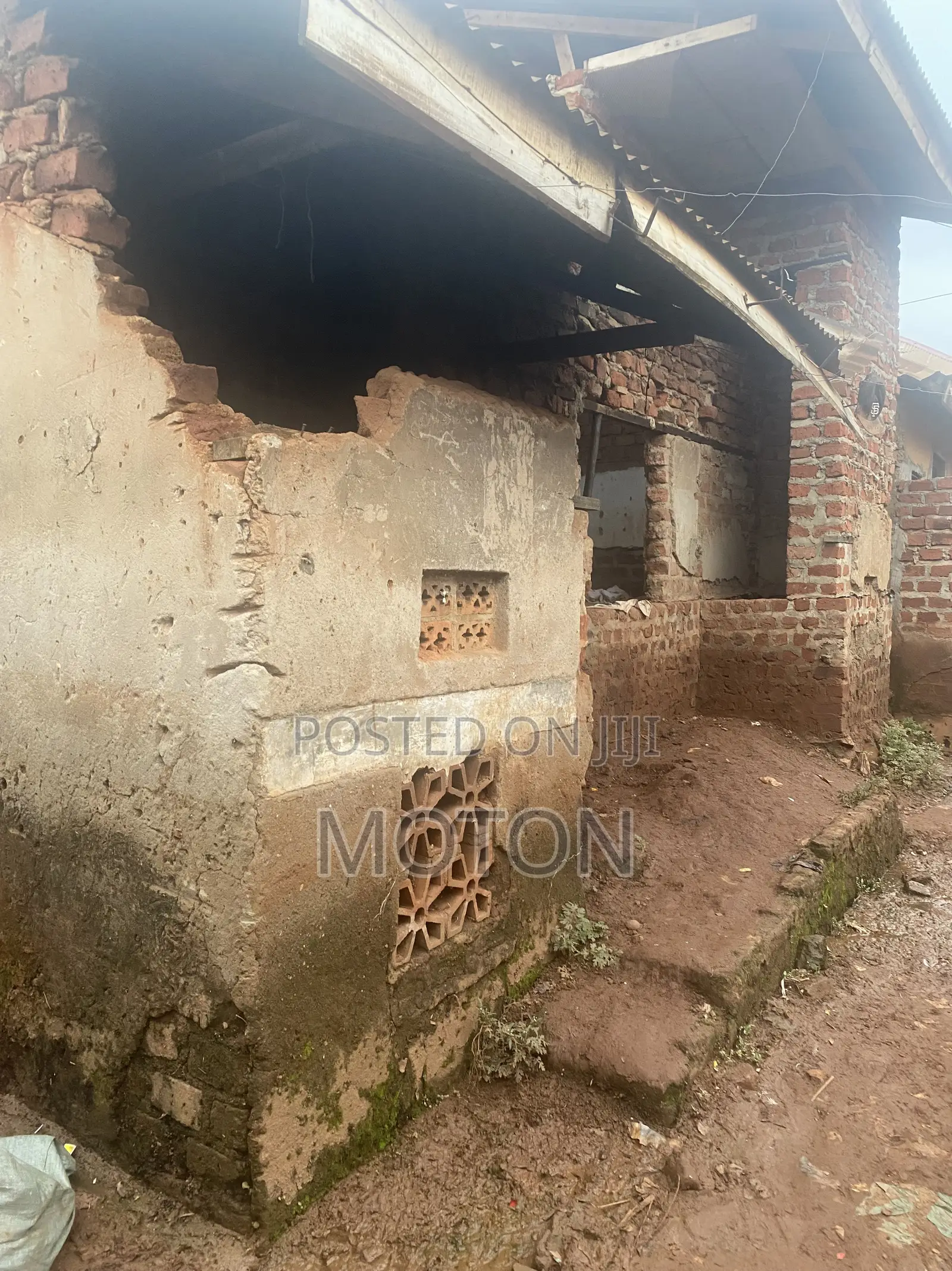 2bdrm House in Makindye for sale