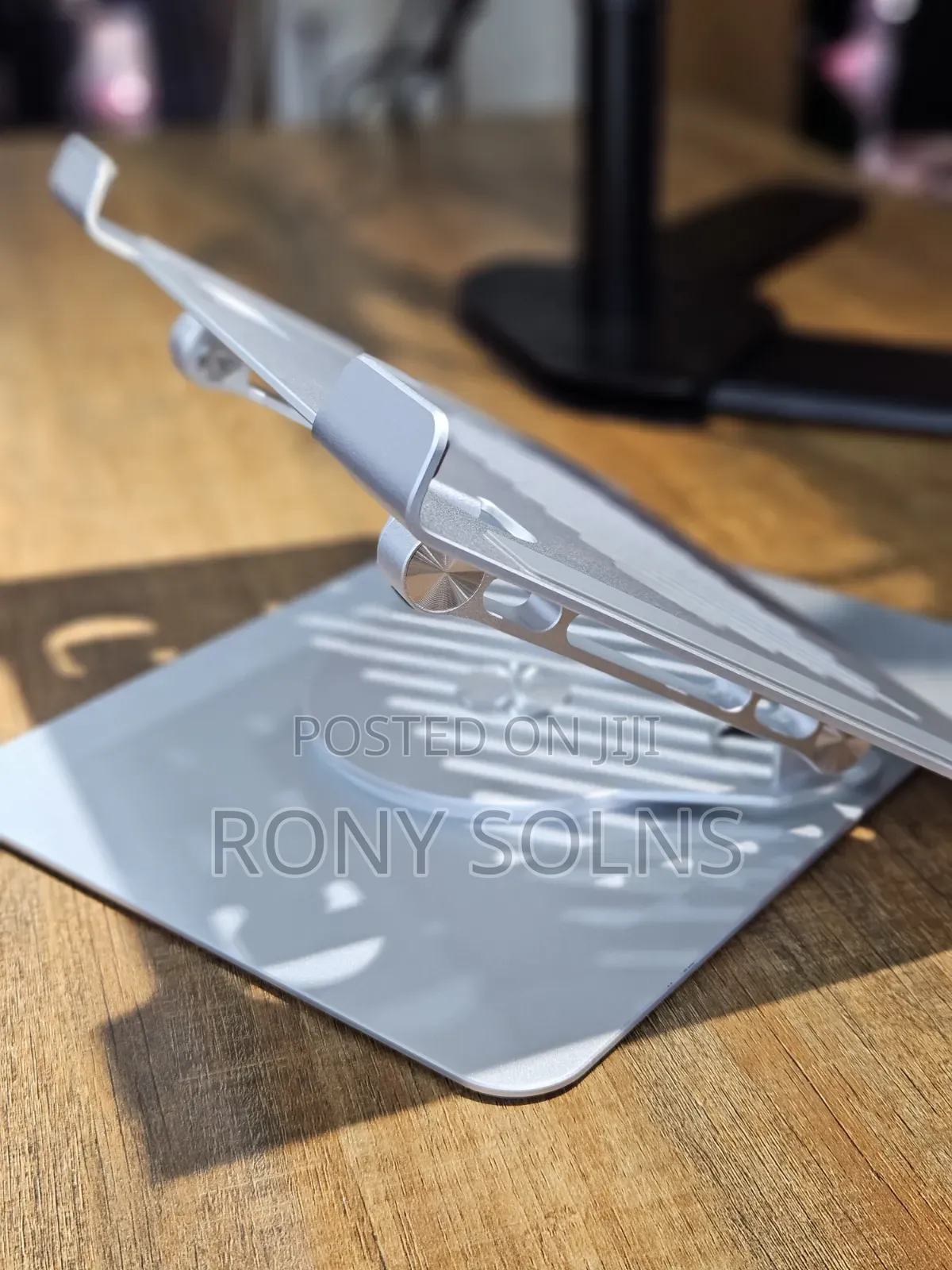 Rotatable Lapotop Stand