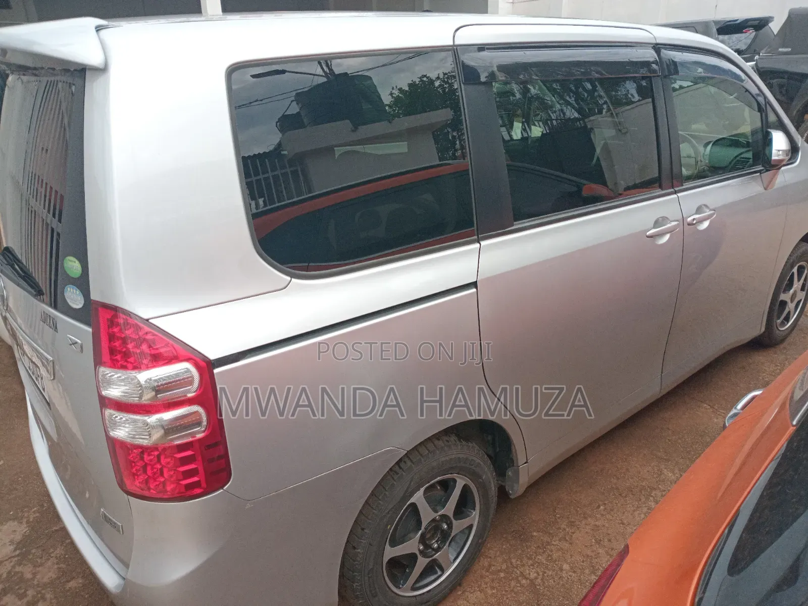 Toyota Noah 2013 Silver