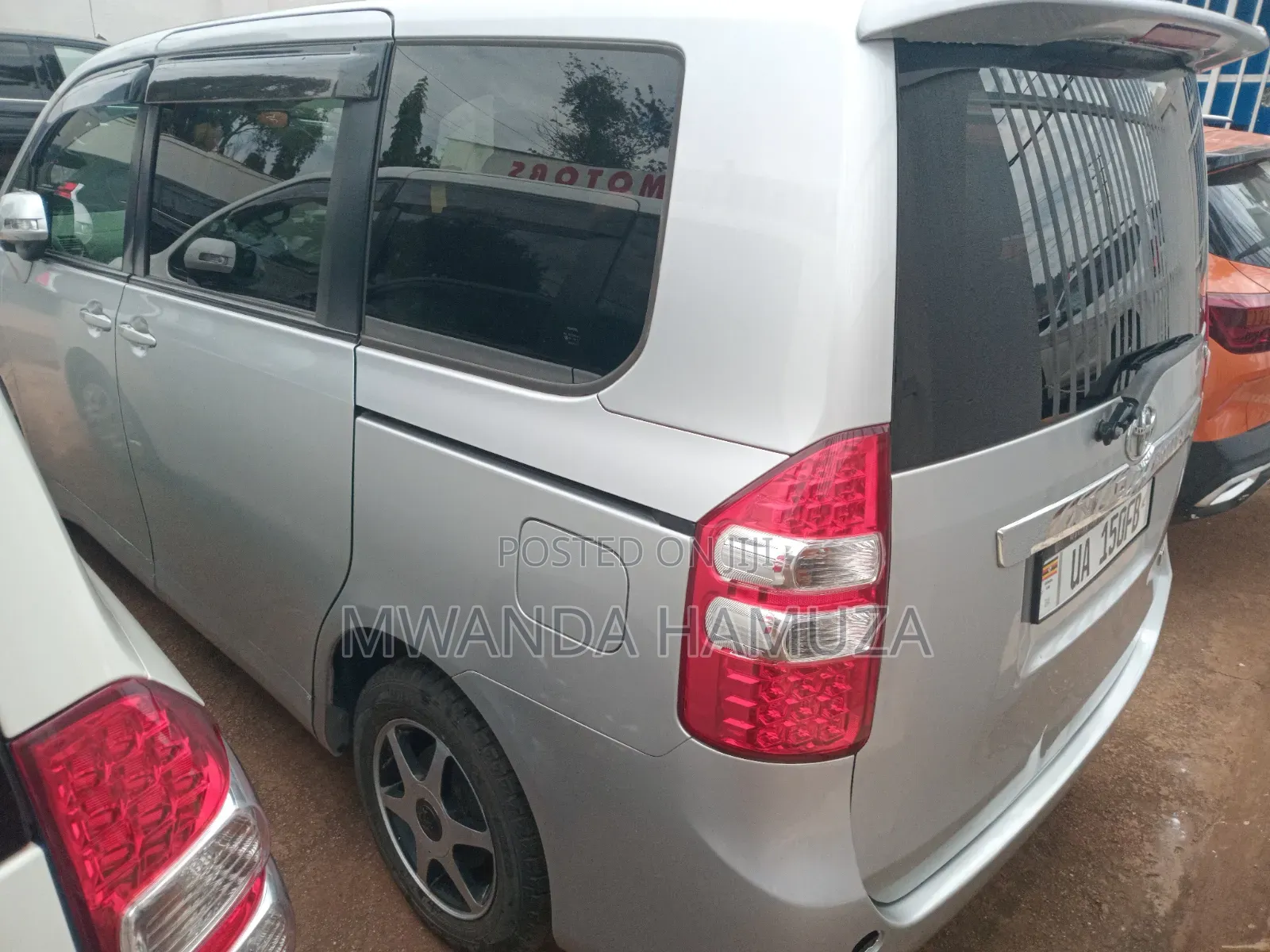 Toyota Noah 2013 Silver