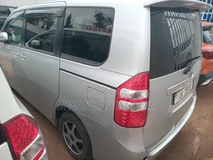 Toyota Noah 2013 Silver