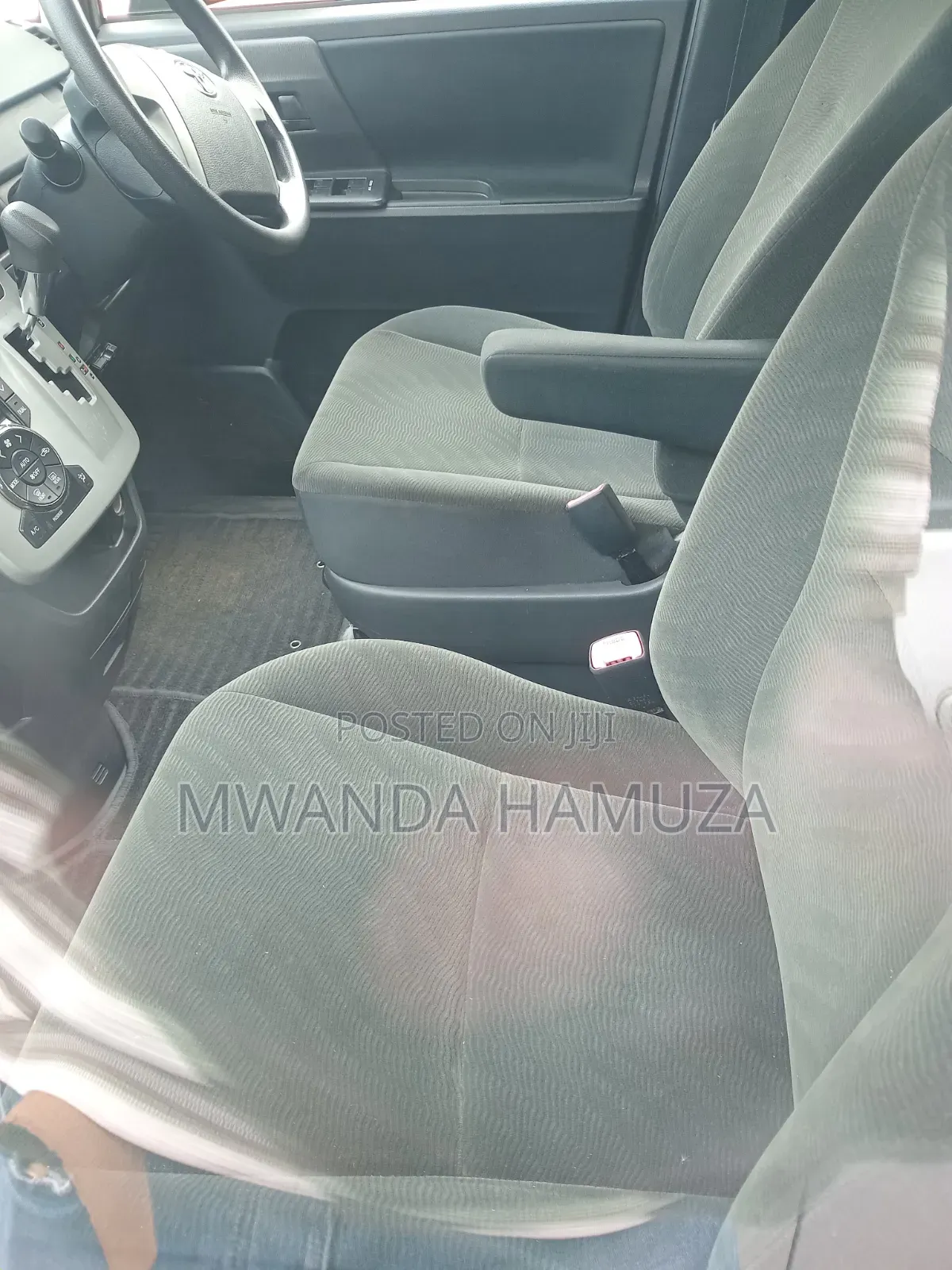 Toyota Noah 2013 Silver