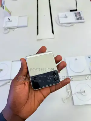 Samsung Galaxy Z Flip4 256 GB White