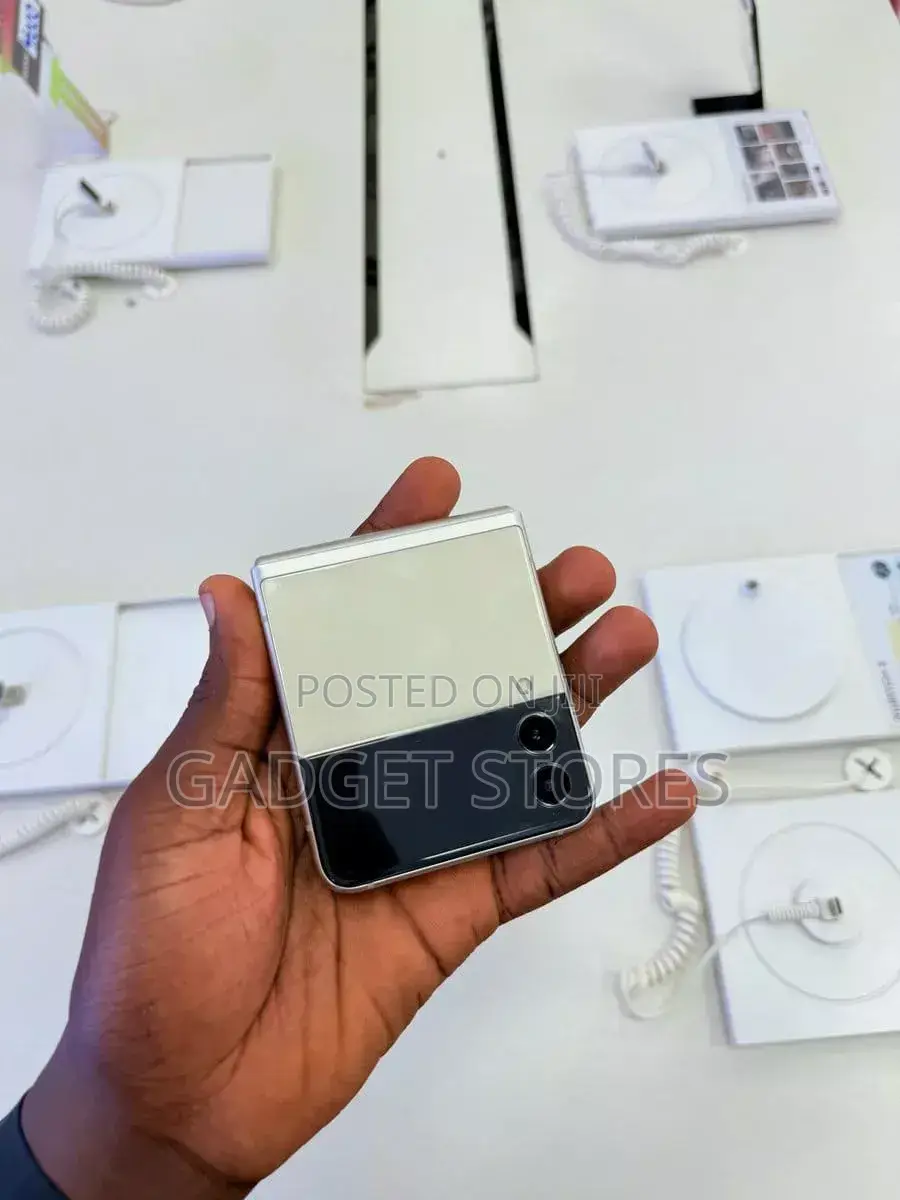 Samsung Galaxy Z Flip4 256 GB White
