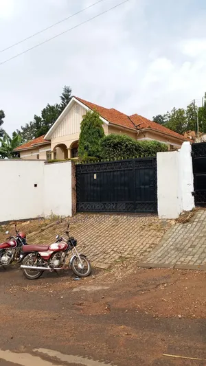 4bdrm Bungalow in Rubaga for sale