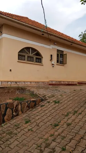 4bdrm Bungalow in Rubaga for sale