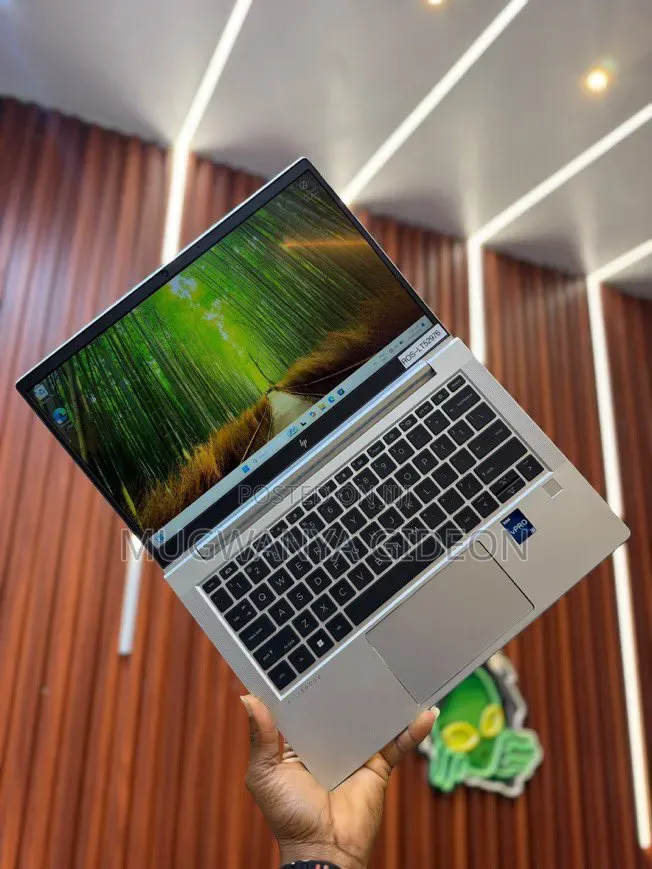 New Laptop HP EliteBook 630 G10 16GB Intel Core i7 SSD 256GB