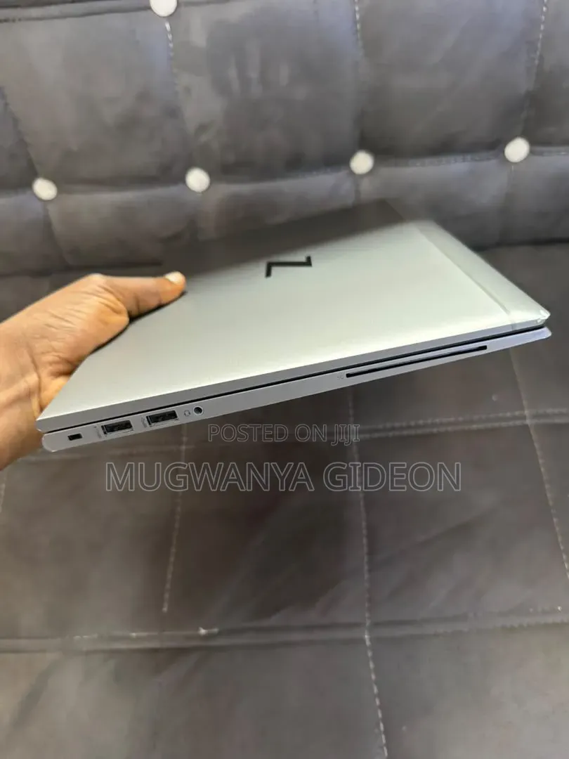 New Laptop HP ZBook Firefly 14 G7 16GB Intel Core i5 SSD 512GB