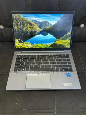 New Laptop HP ZBook Firefly G8 16GB Intel Core i7 SSD 512GB
