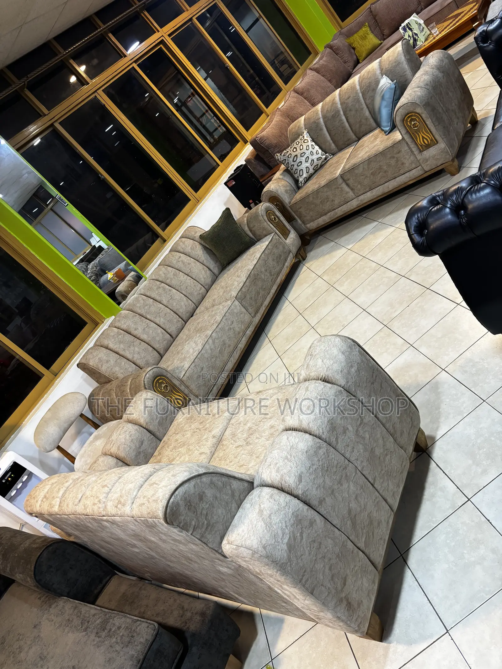 6 Seater Fixed Chair