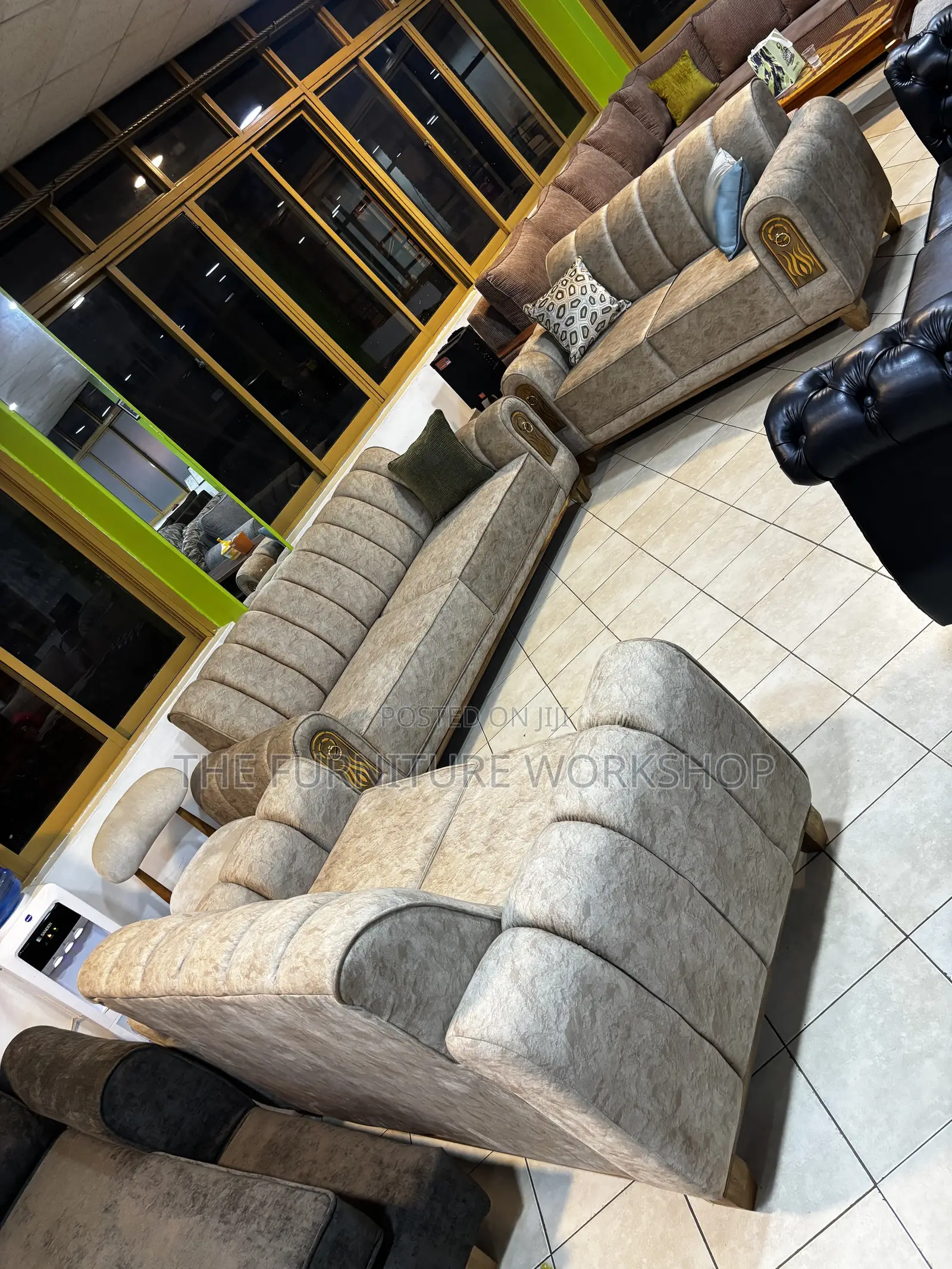 6 Seater Fixed Chair