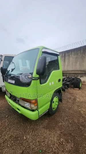 Nissan Isuzu Make Truck