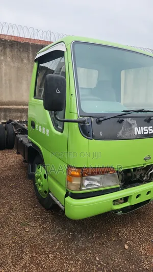 Nissan Isuzu Make Truck