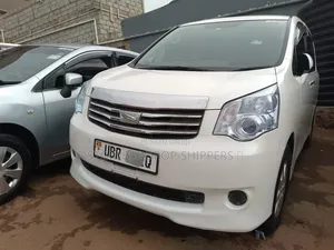 Toyota Noah 2.0 FWD (7 Seater) 2014 White
