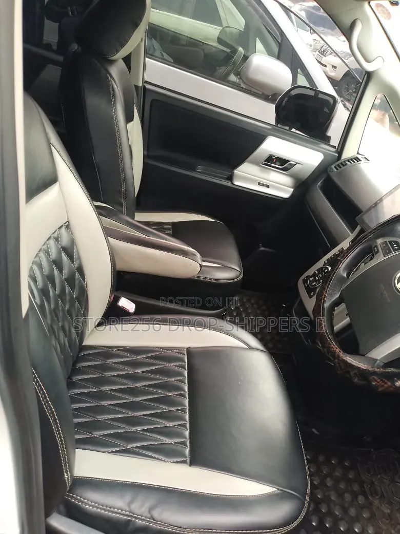 Toyota Noah 2.0 FWD (7 Seater) 2014 White