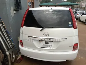 Toyota ISIS 2.0 G 2WD 2008 White