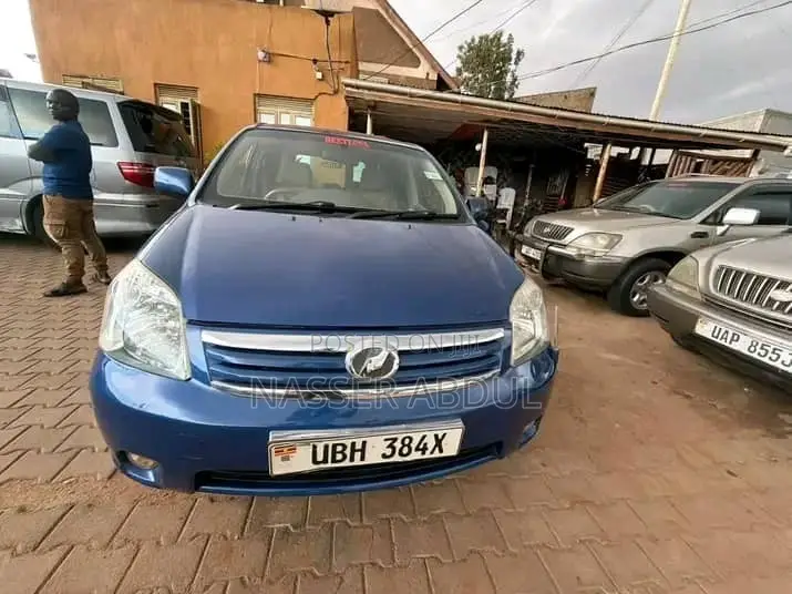 Toyota Raum 2010 Blue